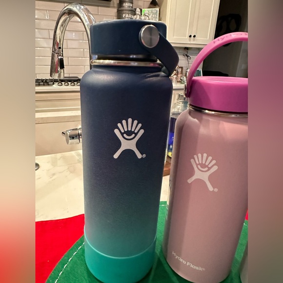 Hydro Flask - Picture 3 of 16